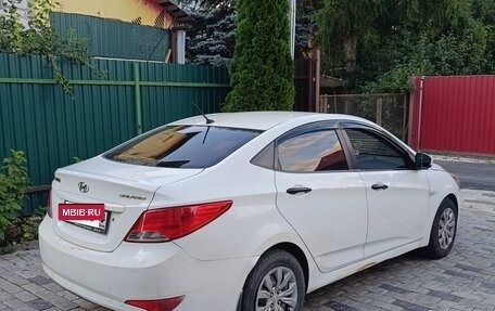 Hyundai Solaris II рестайлинг, 2015 год, 600 001 рублей, 4 фотография