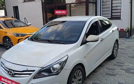 Hyundai Solaris II рестайлинг, 2015 год, 600 001 рублей, 7 фотография