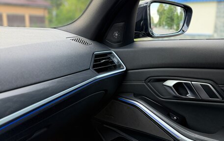 BMW 3 серия, 2019 год, 3 950 000 рублей, 15 фотография