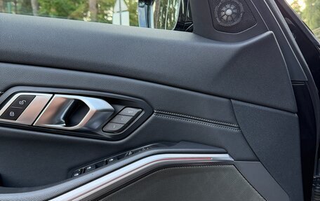 BMW 3 серия, 2019 год, 3 950 000 рублей, 21 фотография