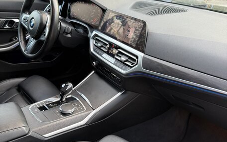 BMW 3 серия, 2019 год, 3 950 000 рублей, 24 фотография