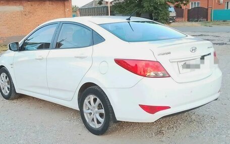 Hyundai Solaris II рестайлинг, 2015 год, 1 000 050 рублей, 3 фотография