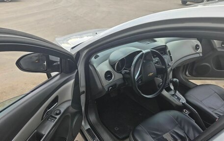 Chevrolet Cruze II, 2010 год, 550 000 рублей, 8 фотография