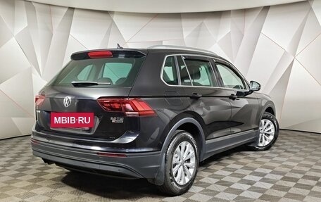 Volkswagen Tiguan II, 2017 год, 2 355 000 рублей, 2 фотография