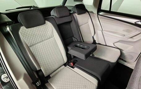 Volkswagen Tiguan II, 2017 год, 2 355 000 рублей, 17 фотография