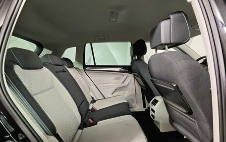 Volkswagen Tiguan II, 2017 год, 2 355 000 рублей, 16 фотография