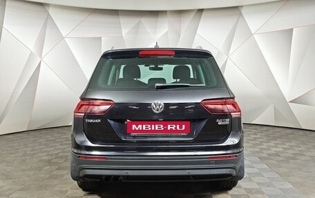 Volkswagen Tiguan II, 2017 год, 2 355 000 рублей, 8 фотография