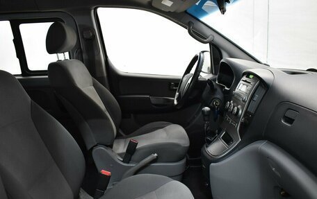 Hyundai H-1 II рестайлинг, 2010 год, 1 630 000 рублей, 12 фотография