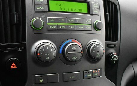 Hyundai H-1 II рестайлинг, 2010 год, 1 630 000 рублей, 8 фотография