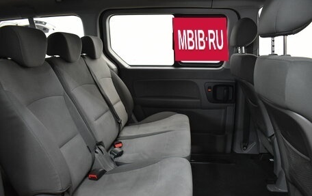 Hyundai H-1 II рестайлинг, 2010 год, 1 630 000 рублей, 13 фотография