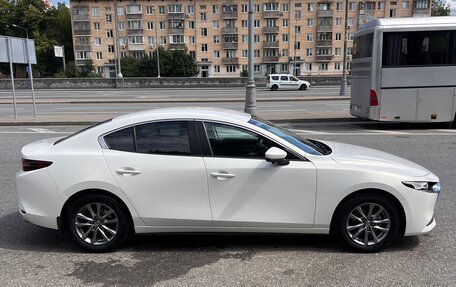 Mazda 3, 2021 год, 2 050 000 рублей, 3 фотография