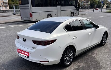 Mazda 3, 2021 год, 2 050 000 рублей, 4 фотография