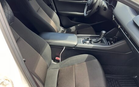 Mazda 3, 2021 год, 2 050 000 рублей, 14 фотография
