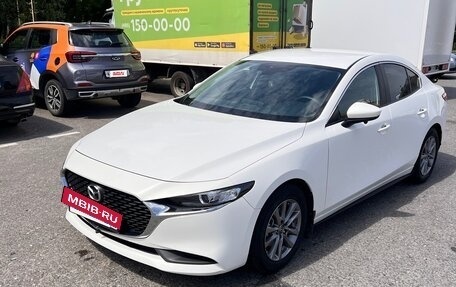 Mazda 3, 2021 год, 2 050 000 рублей, 8 фотография
