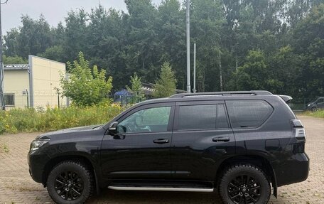 Toyota Land Cruiser Prado 150 рестайлинг 2, 2022 год, 7 500 000 рублей, 11 фотография