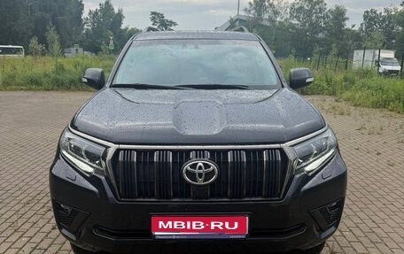 Toyota Land Cruiser Prado 150 рестайлинг 2, 2022 год, 7 500 000 рублей, 1 фотография