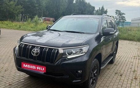 Toyota Land Cruiser Prado 150 рестайлинг 2, 2022 год, 7 500 000 рублей, 5 фотография