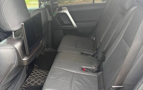 Toyota Land Cruiser Prado 150 рестайлинг 2, 2022 год, 7 500 000 рублей, 16 фотография