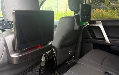 Toyota Land Cruiser Prado 150 рестайлинг 2, 2022 год, 7 500 000 рублей, 17 фотография