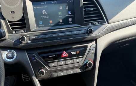 Hyundai Elantra VI рестайлинг, 2018 год, 1 650 000 рублей, 13 фотография