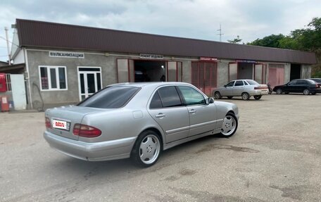 Mercedes-Benz E-Класс, 2001 год, 750 000 рублей, 4 фотография