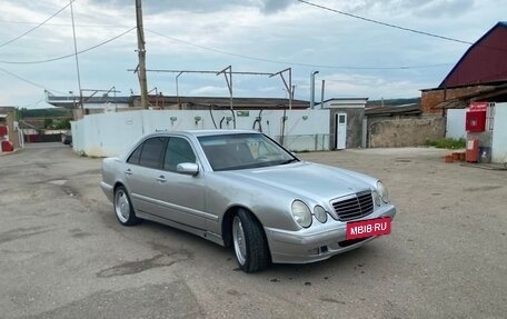 Mercedes-Benz E-Класс, 2001 год, 750 000 рублей, 3 фотография