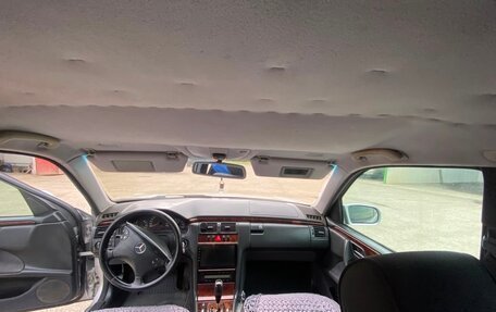 Mercedes-Benz E-Класс, 2001 год, 750 000 рублей, 11 фотография