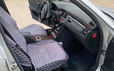Mercedes-Benz E-Класс, 2001 год, 750 000 рублей, 13 фотография