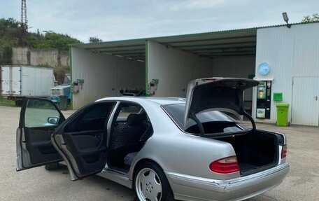 Mercedes-Benz E-Класс, 2001 год, 750 000 рублей, 15 фотография