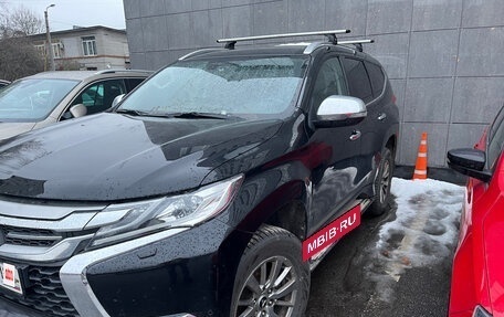 Mitsubishi Pajero Sport III рестайлинг, 2017 год, 3 600 000 рублей, 6 фотография