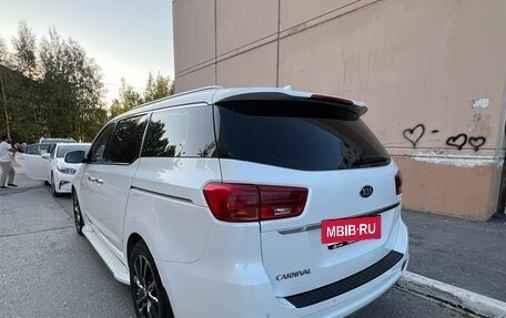 KIA Carnival III, 2019 год, 2 660 000 рублей, 5 фотография