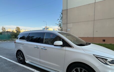 KIA Carnival III, 2019 год, 2 660 000 рублей, 9 фотография