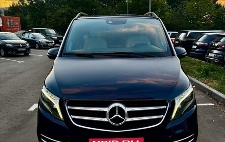 Mercedes-Benz V-Класс, 2019 год, 4 500 000 рублей, 6 фотография