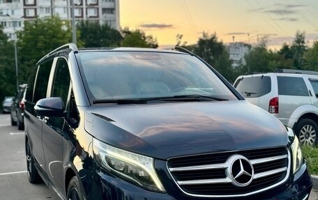 Mercedes-Benz V-Класс, 2019 год, 4 500 000 рублей, 8 фотография