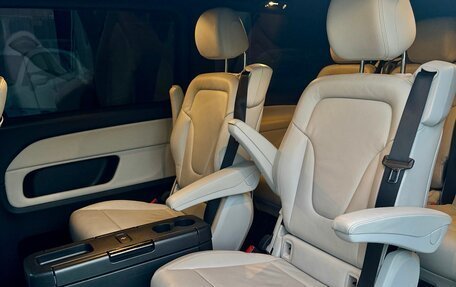 Mercedes-Benz V-Класс, 2019 год, 4 500 000 рублей, 16 фотография