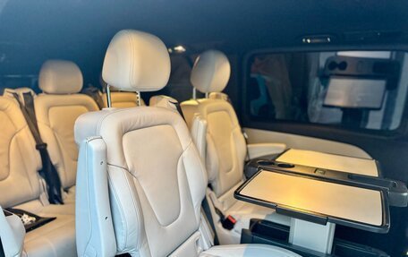 Mercedes-Benz V-Класс, 2019 год, 4 500 000 рублей, 18 фотография