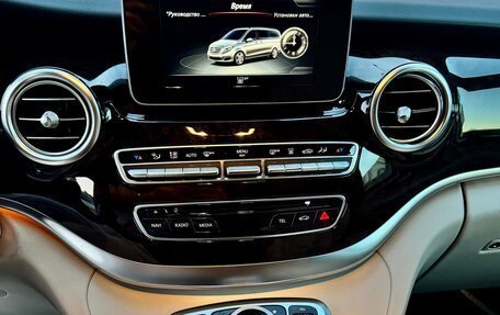 Mercedes-Benz V-Класс, 2019 год, 4 500 000 рублей, 26 фотография