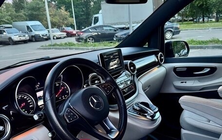 Mercedes-Benz V-Класс, 2019 год, 4 500 000 рублей, 24 фотография