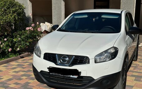 Nissan Qashqai, 2010 год, 850 000 рублей, 2 фотография