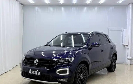 Volkswagen T-Roc I, 2023 год, 1 500 666 рублей, 3 фотография