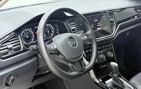 Volkswagen T-Roc I, 2023 год, 1 500 666 рублей, 7 фотография