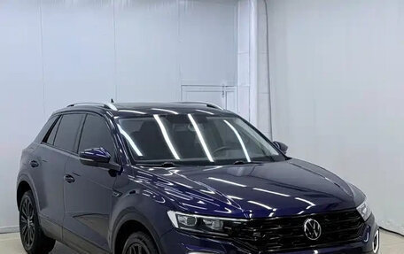 Volkswagen T-Roc I, 2023 год, 1 500 666 рублей, 1 фотография