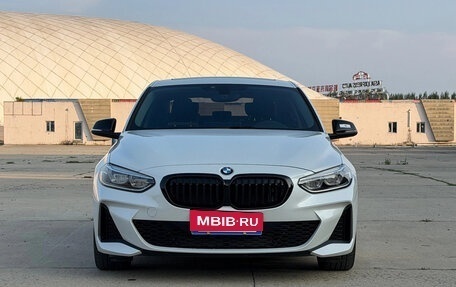 BMW 1 серия, 2023 год, 1 588 000 рублей, 2 фотография