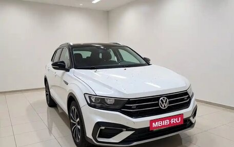 Volkswagen T-Roc I, 2022 год, 1 311 020 рублей, 2 фотография