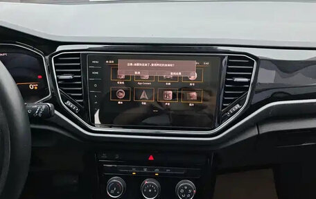 Volkswagen T-Roc I, 2021 год, 1 395 000 рублей, 6 фотография
