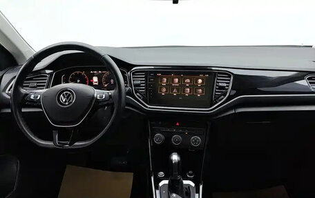 Volkswagen T-Roc I, 2021 год, 1 395 000 рублей, 15 фотография