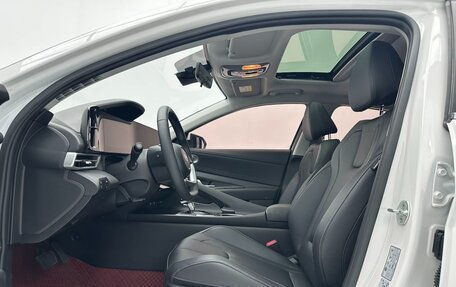 Hyundai Elantra, 2023 год, 1 455 000 рублей, 4 фотография