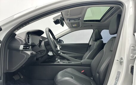 Hyundai Elantra, 2023 год, 1 550 000 рублей, 2 фотография