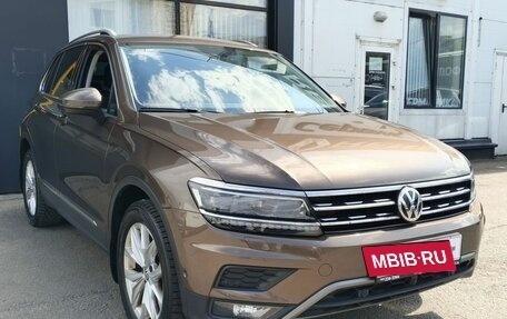 Volkswagen Tiguan II, 2018 год, 2 700 000 рублей, 3 фотография