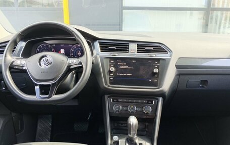 Volkswagen Tiguan II, 2018 год, 2 700 000 рублей, 16 фотография